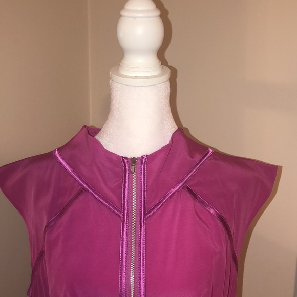 Beautiful purple/pink dress with pleating details in the front and back. - Picture 3 of 8